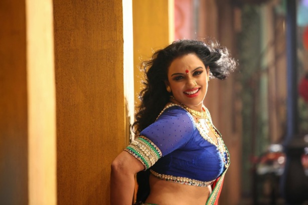 Swetha Menon in Kalimannu Movie Hot Stills